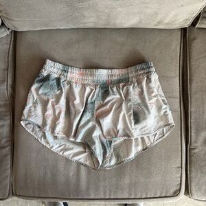 Lululemon Hotty Hot shorts